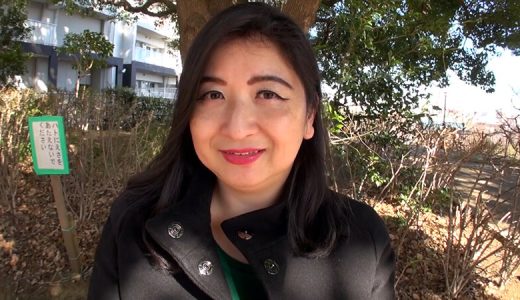 人に見られるSEXがしてみたい！と大胆発言の好きモノ素人熟女の人生初AV×孕ませSEX！